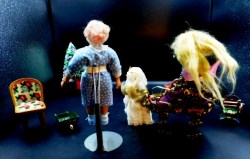 lot 12 3 porc dolls bk
